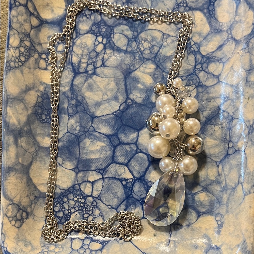 Paparazzi Silver and Pearl Cluster Necklace